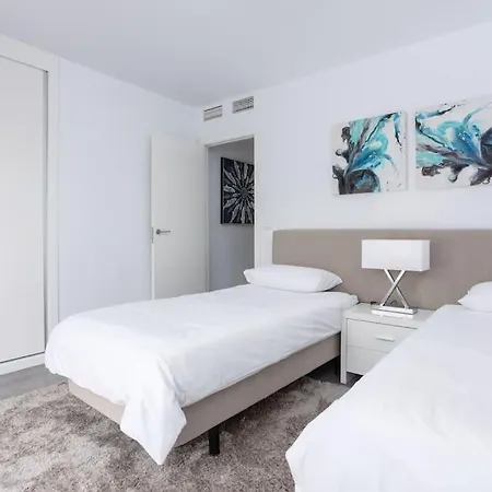 New Penthouse In Marbella 아파트 에스테포나